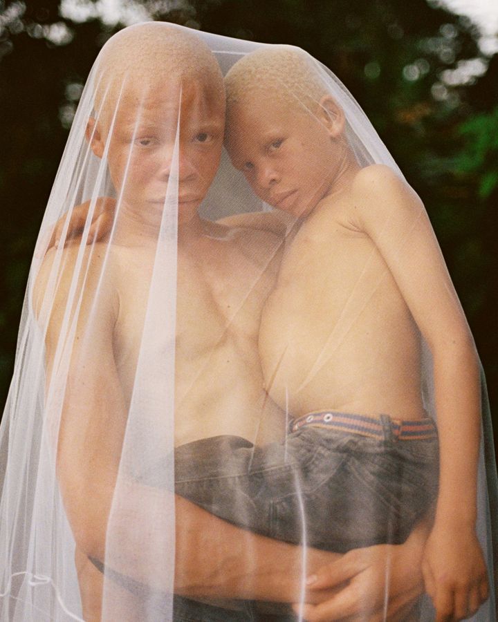 01_brotherlove_02_annebarlinckhoff_4x5.jpg