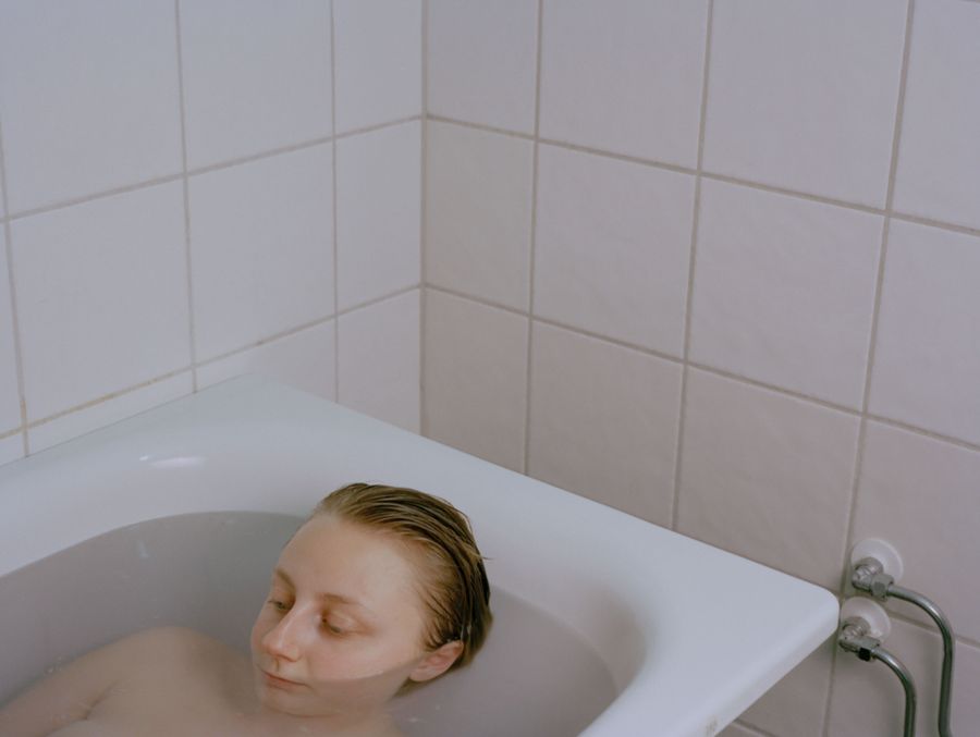 ligger i badekaret.jpg